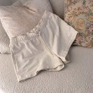 Nike Women's Club Fleece Shorts M Oatmeal Cream Gray boyfriend high waist